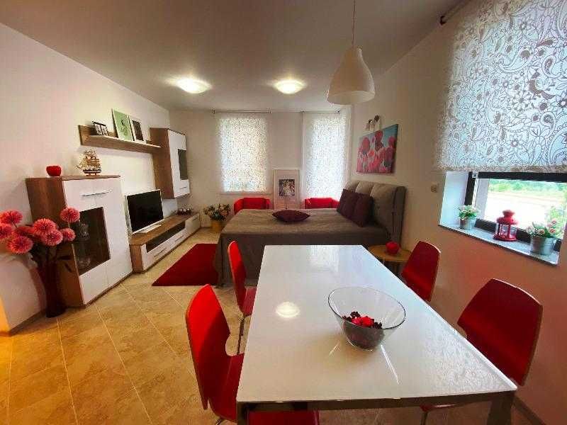 Дава се под наем Едностаен апартамент в София, Люлин 10 - 66 кв.м за 275.91 € - Снимка #1