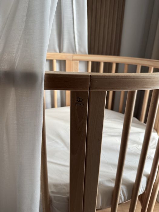 Patut 0-6 luni Stokke  Sleepi mini v3 cu saltea si cearceaf - natur