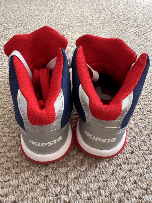 Продам обувь kipsta