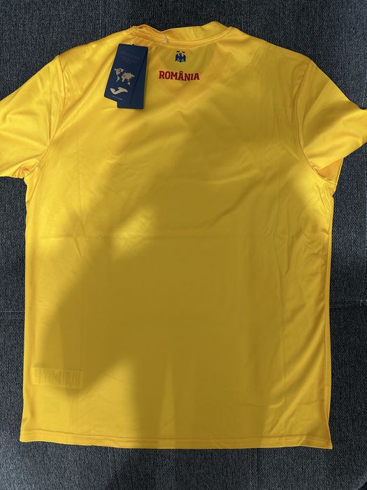Tricou Romania semnat de Mircea Lucescu