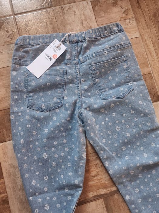 Детски дънки , нови