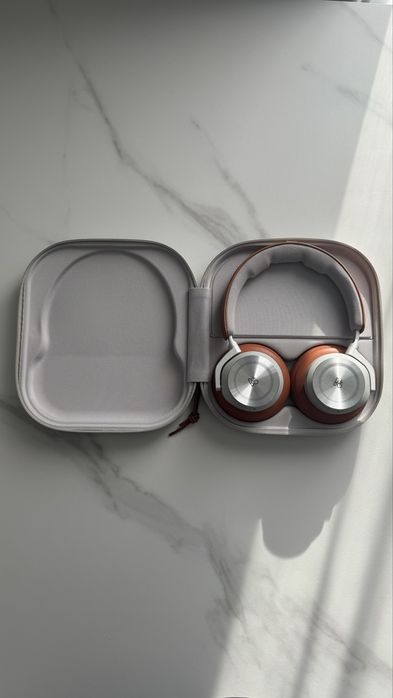 Спешно продавам!!!Слушалки  Bang and Oufsen BEOPLAY HX