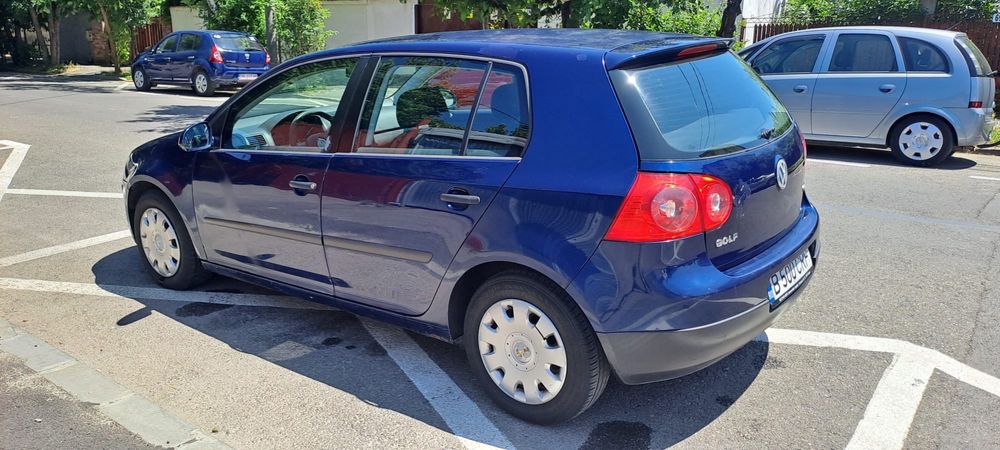 Volkswagen Golf 2006 1.6 L benzina 100 cp automat fara rugina vari +/-