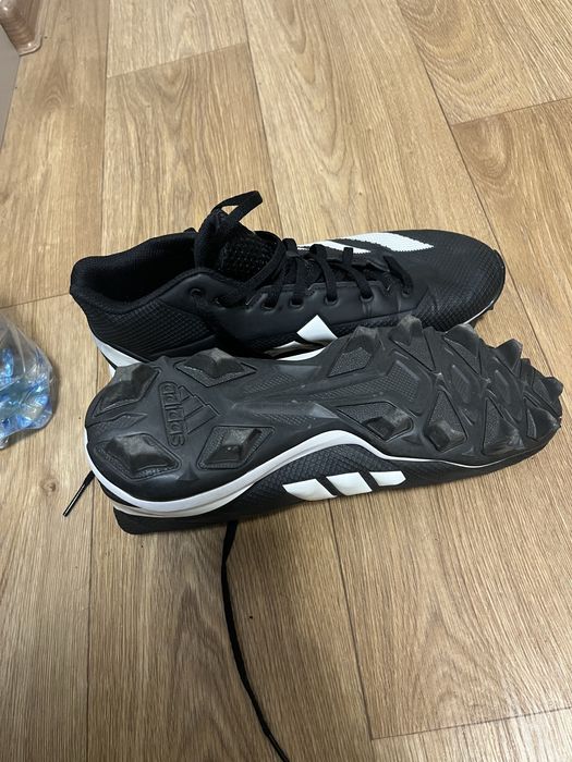 Продам оригинальные бутсы адидас