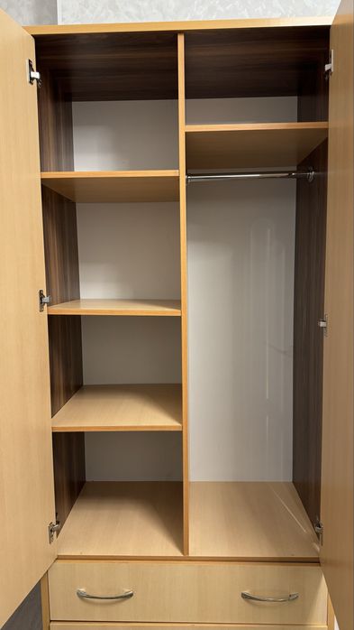 Шкаф для одежды.