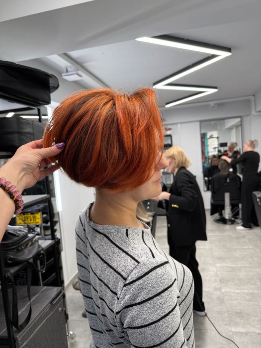 Окрашивание волос в Алматы