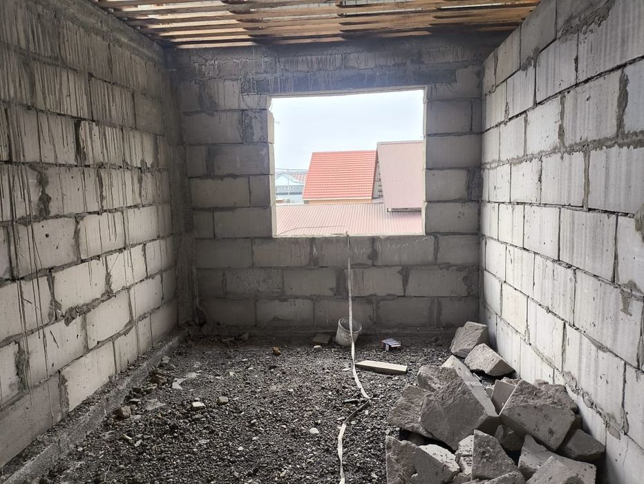 Дом недостроенный