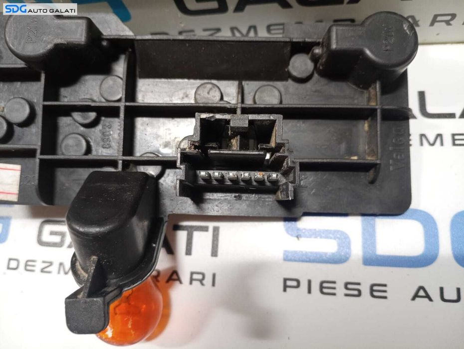 Soclu Suport Bec Becuri Stop Lampa Tripla Dreapta Renault Clio 2 Symbol 1998 - 2012 Cod 8903PY21W [M3890]