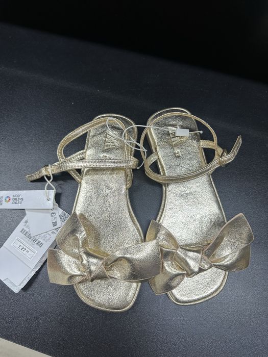 Продам  детские сандали ZARA 32размер