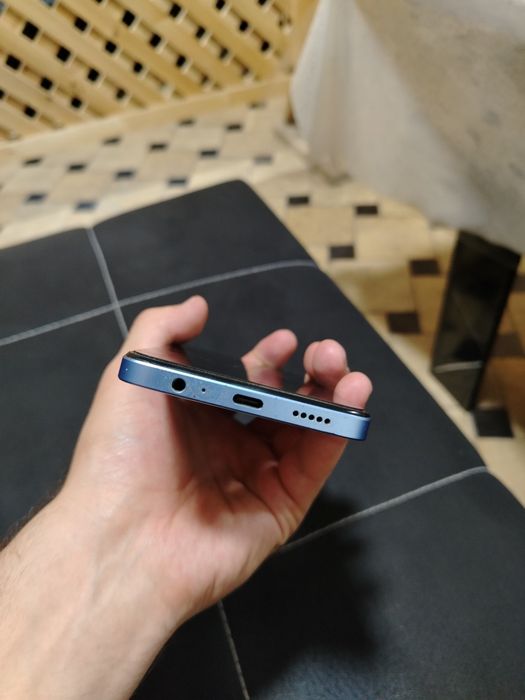 Honor X6a karobkasi bilan