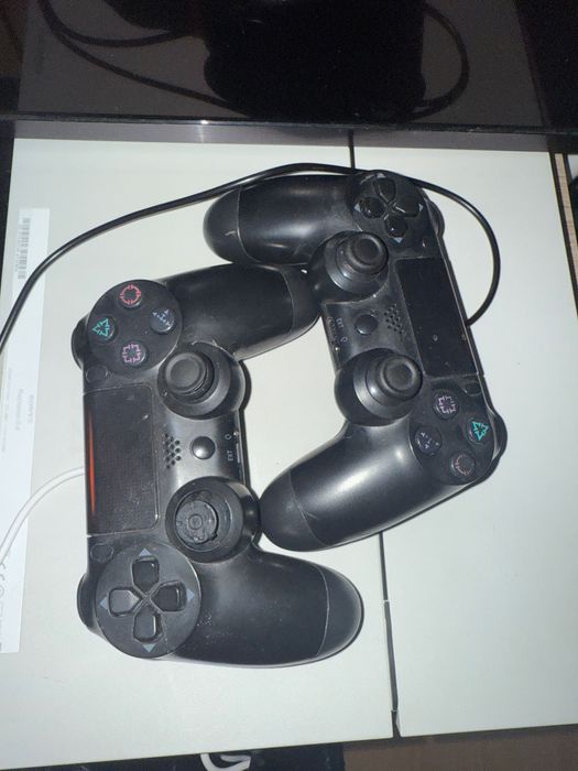 PS 4  controler2+jocuri 7.   Model CUH-1116A