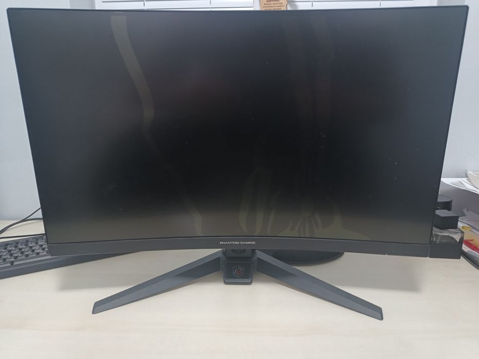 Asrock 27" геймърски монитор с пукнат диспей