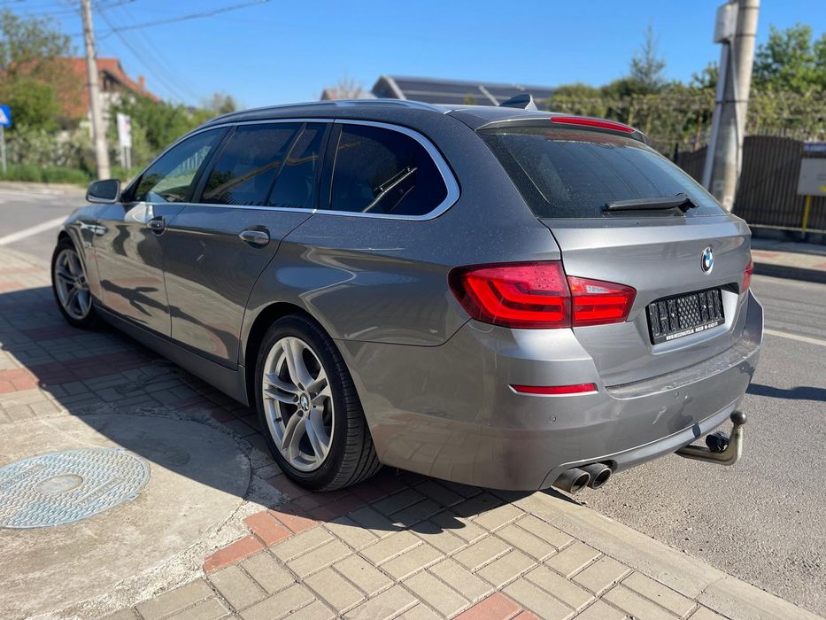 BMW Seria 5  F11 520d