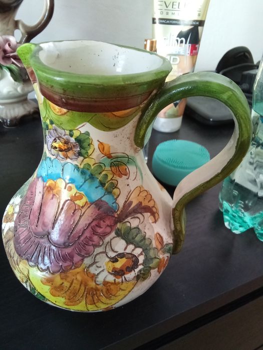 Красива старинна кана ръчна изработка
