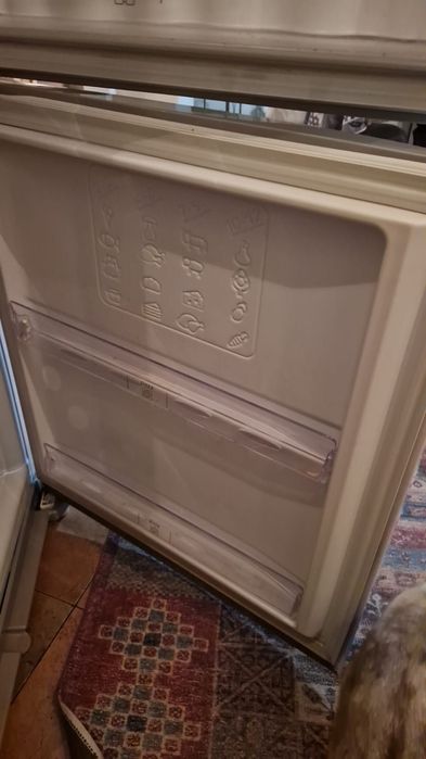 Продам холодильник Hotpoint Ariston