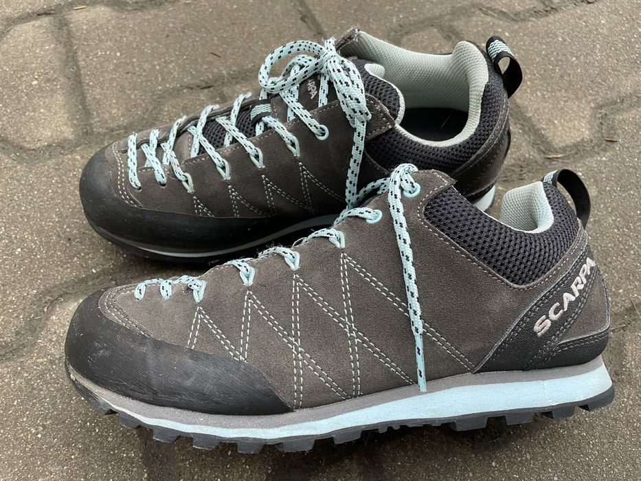 Ghete Scarpa pentru drumetie in stare excelenta 37,5