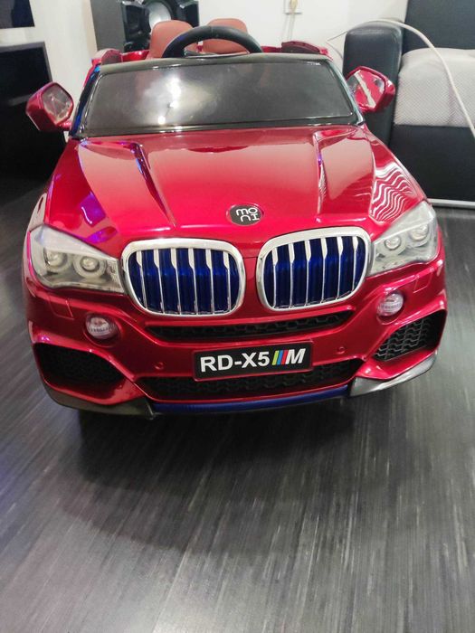 Червена кола Bmw x5