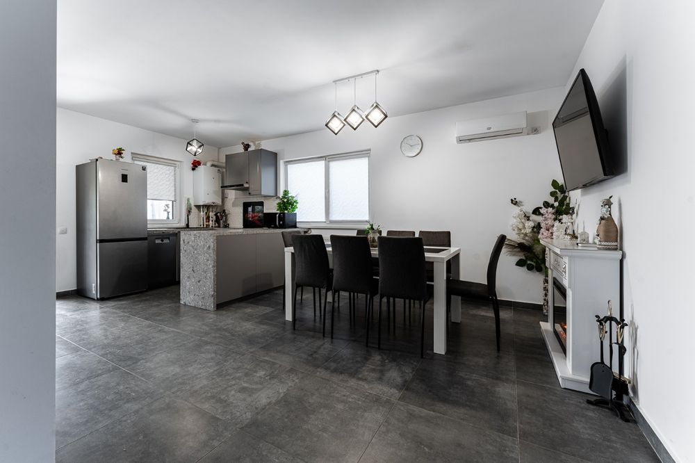 Casa 4 camere Joita,proprietar,panouri fotov,complet mobilata si utila