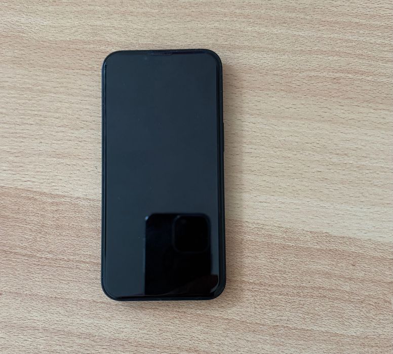 Iphone 13  128GB,  запазен без забележки с перфектно батерия,