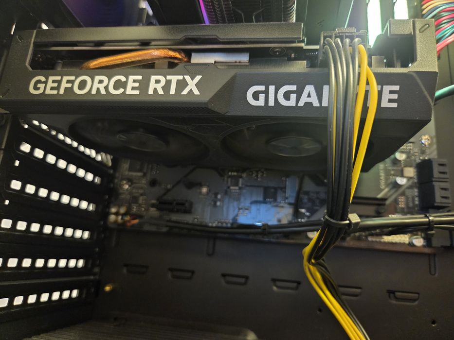 Видеокарта Gigabyte GeForce RTX 4060 WINDFORCE OC 8GB