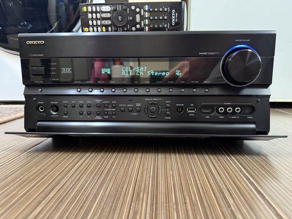 Onkyo TX-NR808 resiver