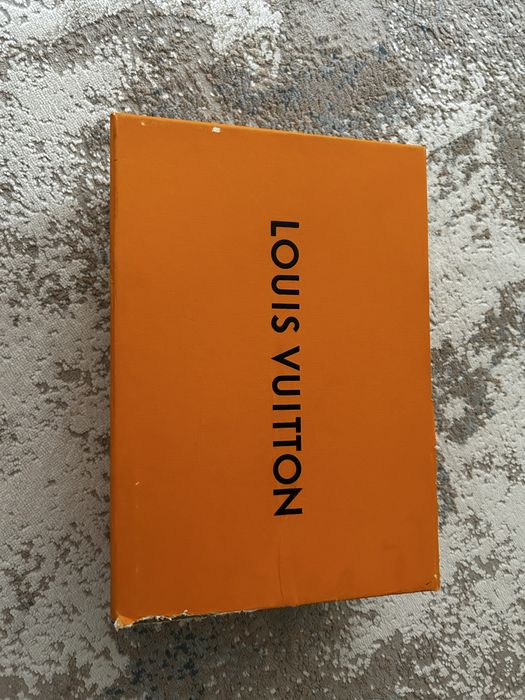 Louis Vuitton LV