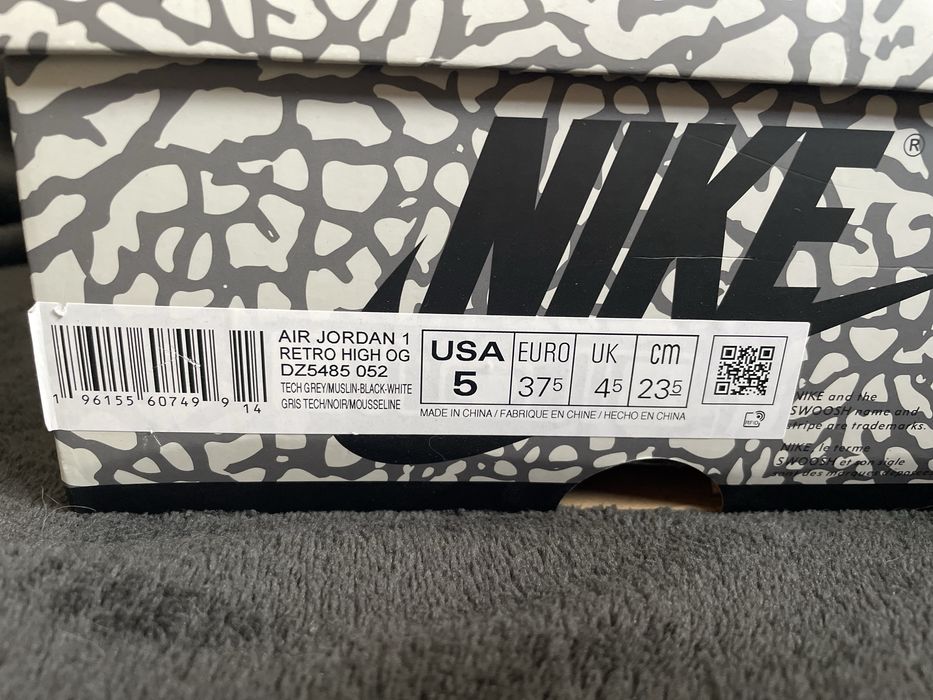 Air Jordan 1  Retro High OG White Cement