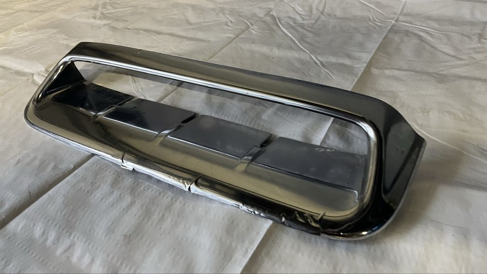 Декорация преден капак Toyota Hilux 2012-