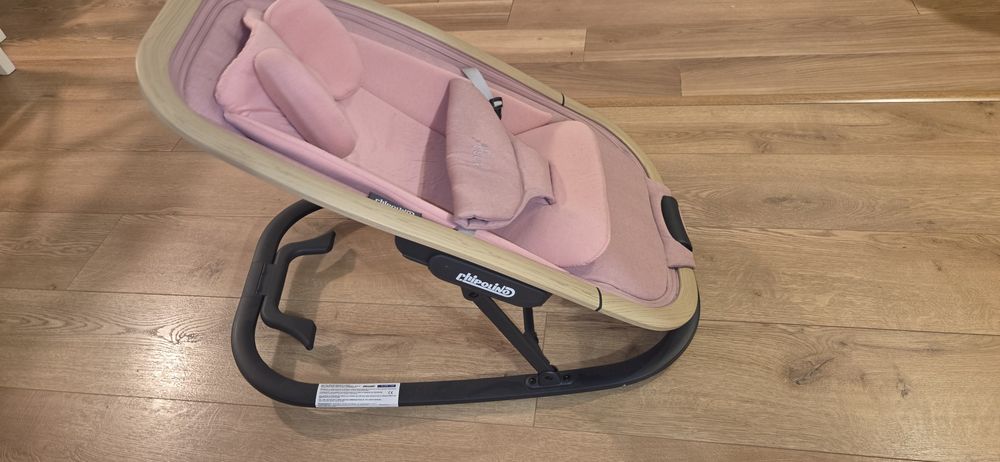 Бебешки шезлонг  "Senso",   маршмелоу + дърво,  Chipolino