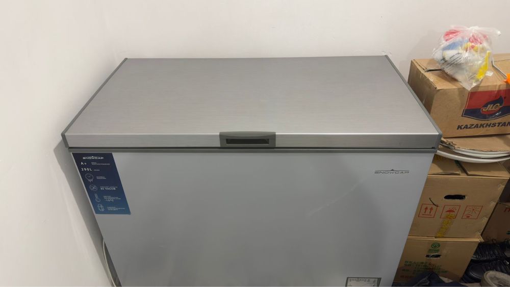 Морозилник 290 литр почти новый.