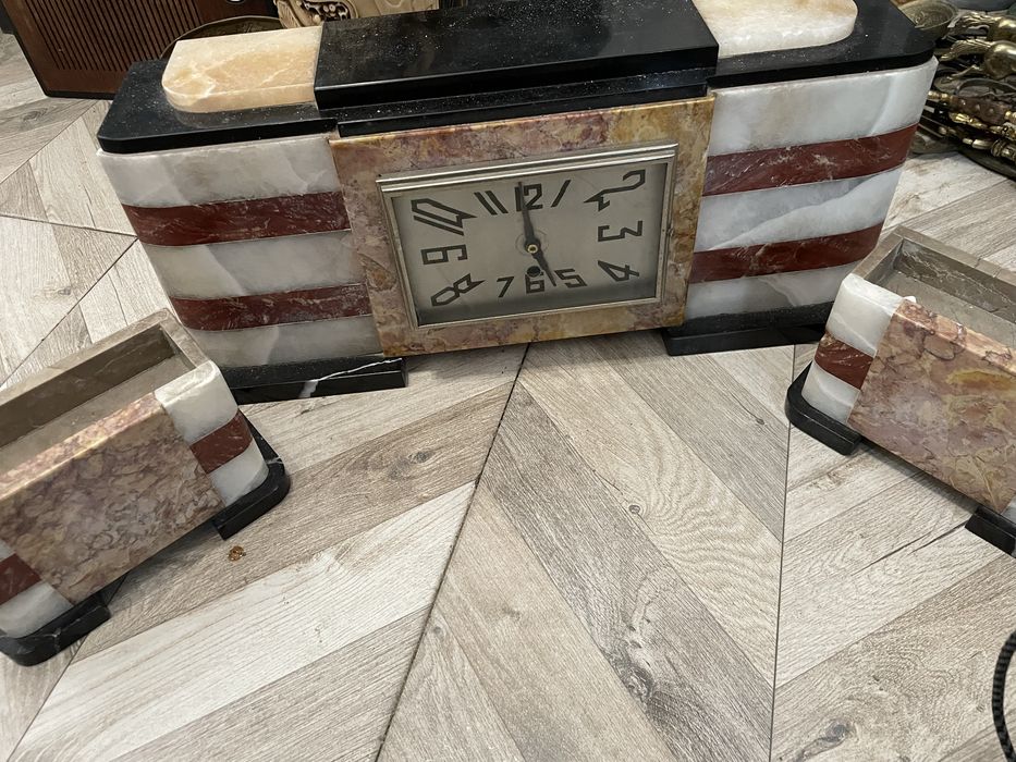 каминен часовник мраморен
