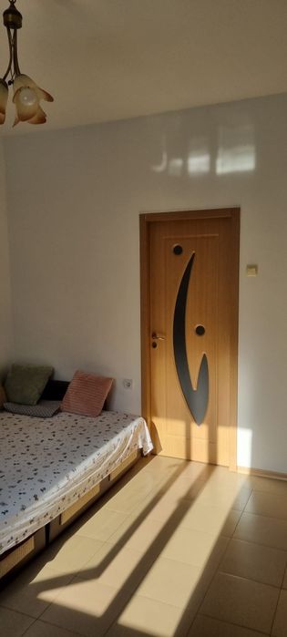 Se oferă spre închiriere garsoniera