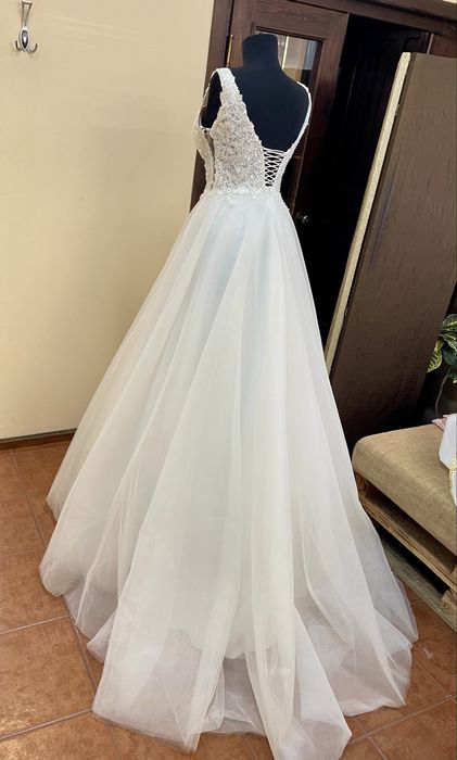 Сватбена рокля-бяла