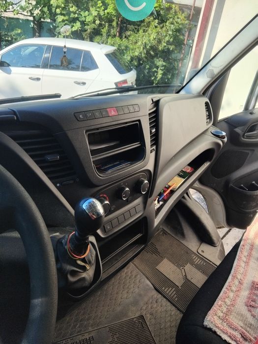 Vând Iveco daily 2,3 din 2015