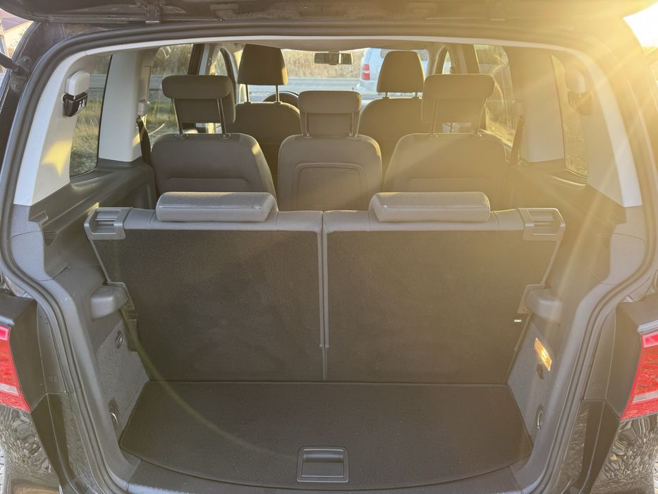 VOLKSWAGEN Touran 2012 — imagine 5