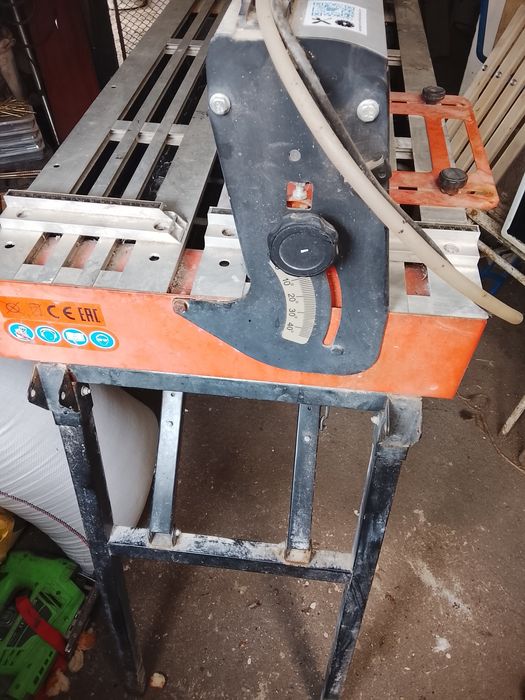 Mașina de taiat gresia și faianță