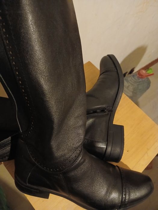 Дамски кожени ботуши