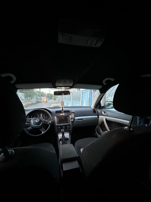 SKODA Octavia 2010 — imagine 2