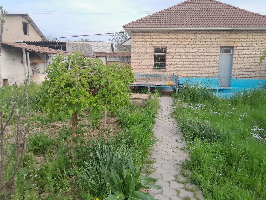 Sro'chna prodayotsya 8.5+8.5 soti dacha kak zemlya prodayotsya.