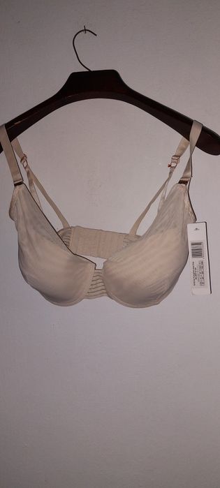 Sutiene diverse mărimi noi