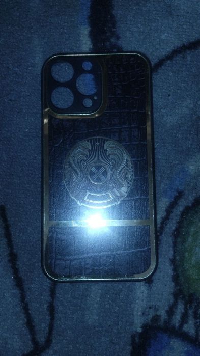 Чехол на айфон 14