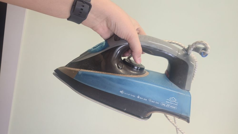 Утюг Haier в отличном состоянии