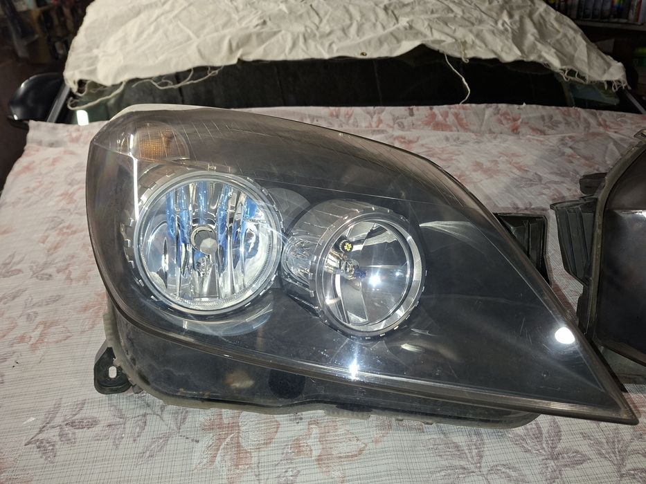 Opel astra h фарове  КОМПЛЕКТ GM Hella