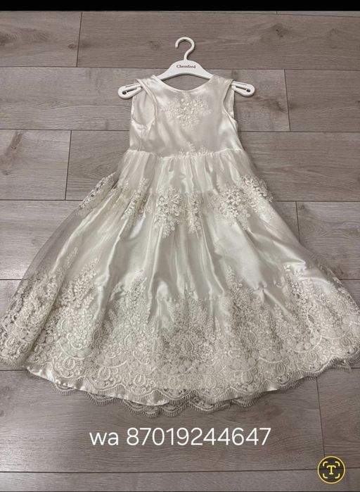 Красивое нарядное платье