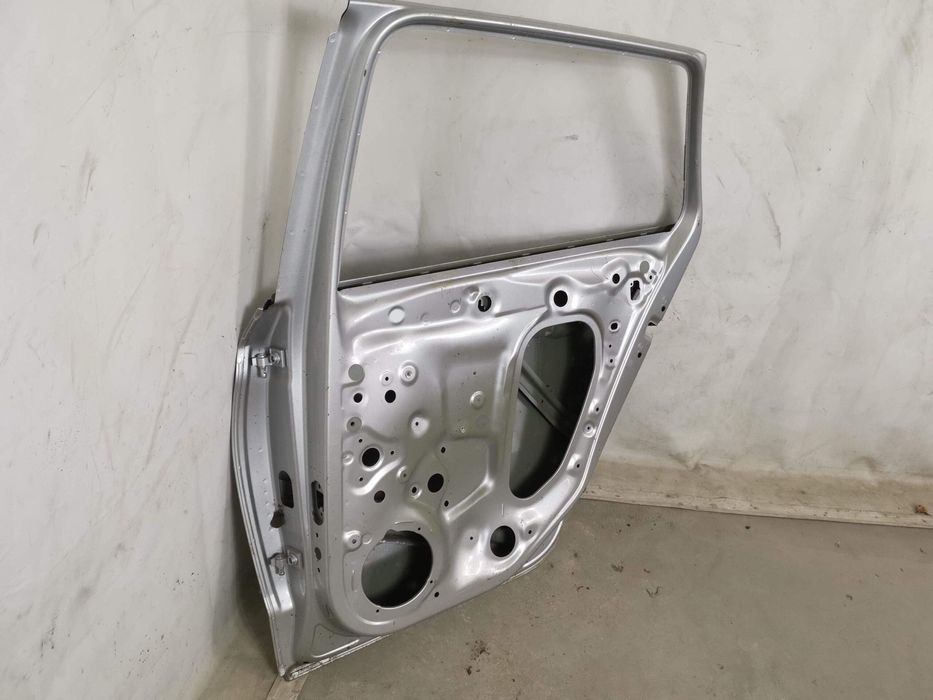 Шкода Камик / Skoda Kamiq 1 Оригинална дясна задна врата