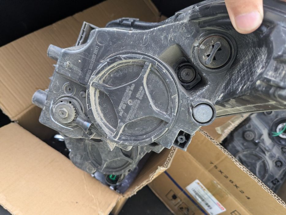 Фара и бампер автомобиля Киа оптима