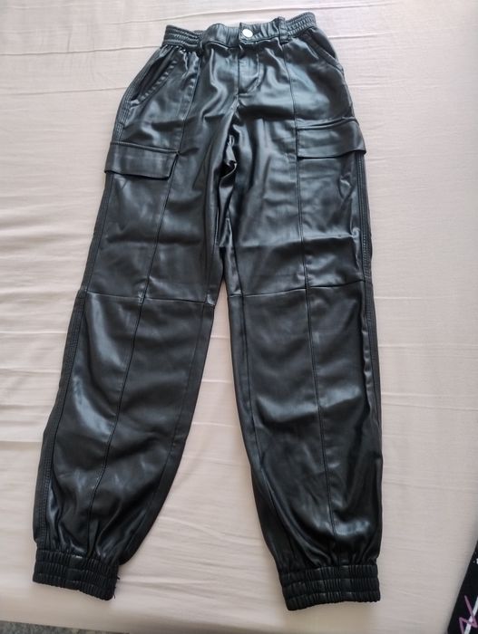 Vind 2 pantaloni fete