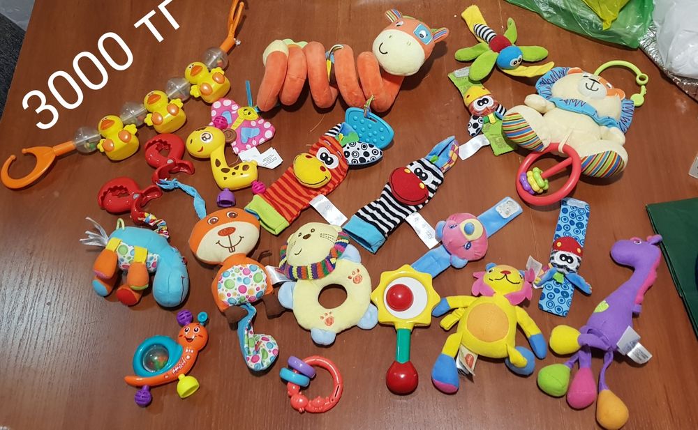 Продам детские игрушки для мальчико и девочек