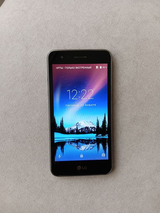 Продам смартфон LG- X230