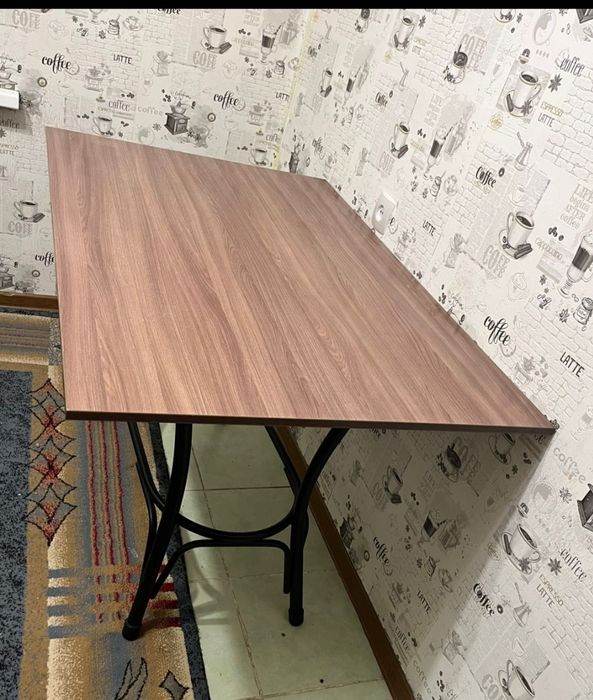 Продам кухонный стол